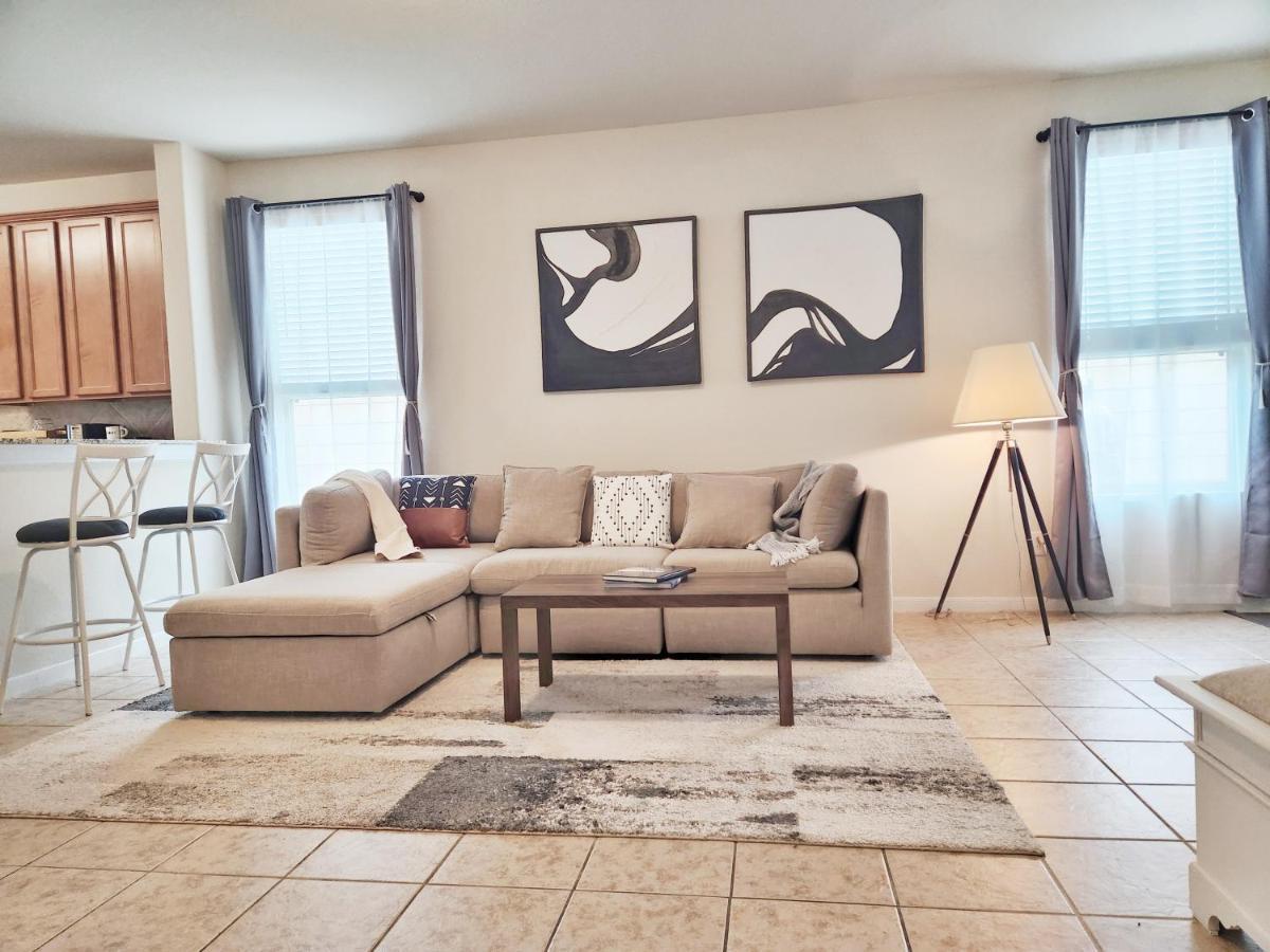 4 Bedroom Home Near Downtown Med Center Nrg Stadium Pearland Skyview Long By Ion Rentals Houston Extérieur photo