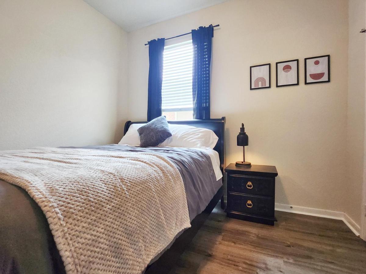 4 Bedroom Home Near Downtown Med Center Nrg Stadium Pearland Skyview Long By Ion Rentals Houston Extérieur photo