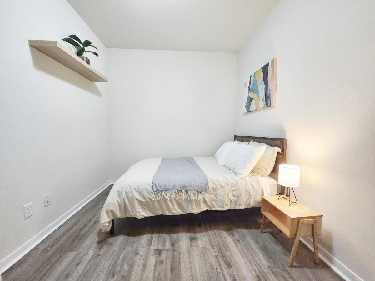 4 Bedroom Home Near Downtown Med Center Nrg Stadium Pearland Skyview Long By Ion Rentals Houston Extérieur photo