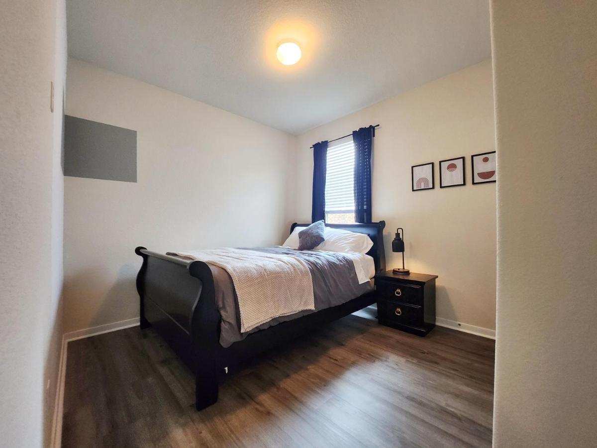 4 Bedroom Home Near Downtown Med Center Nrg Stadium Pearland Skyview Long By Ion Rentals Houston Extérieur photo