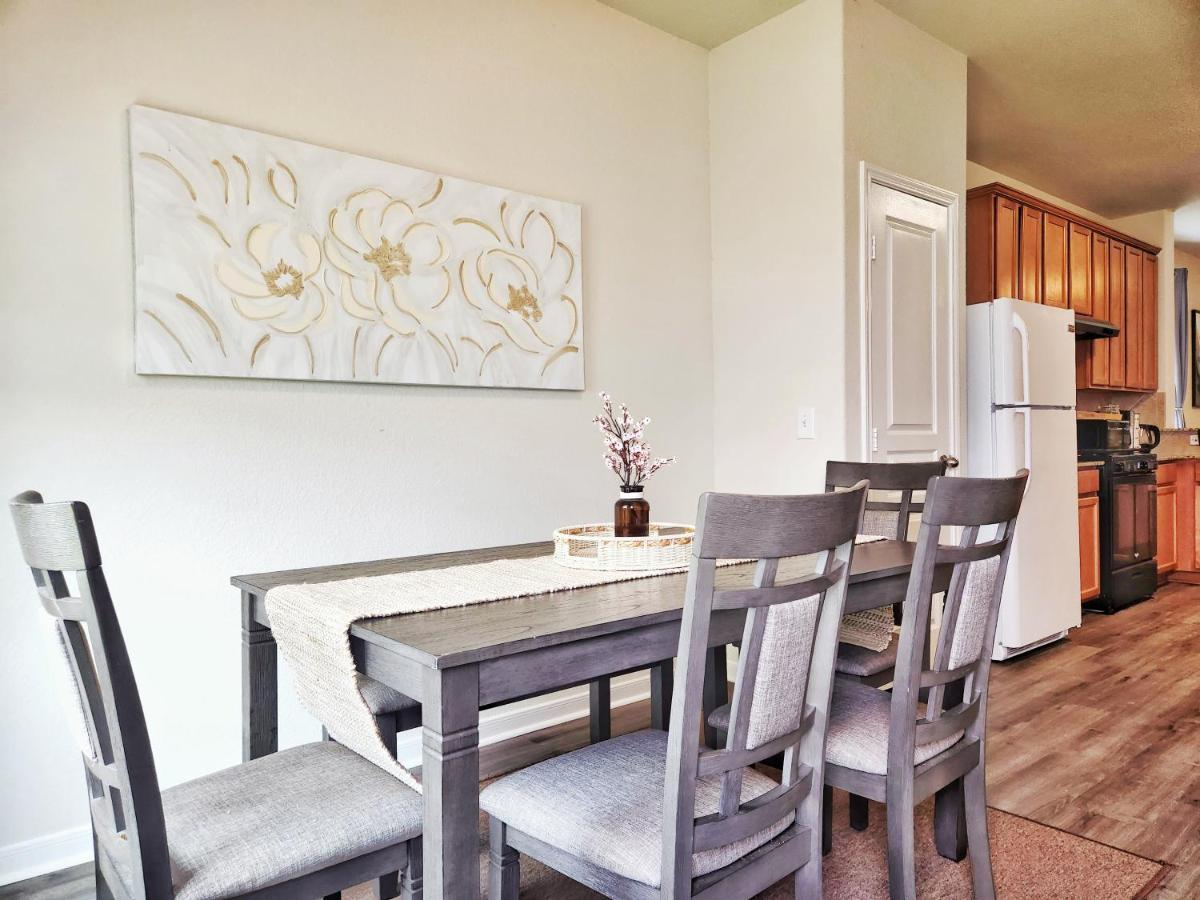 4 Bedroom Home Near Downtown Med Center Nrg Stadium Pearland Skyview Long By Ion Rentals Houston Extérieur photo
