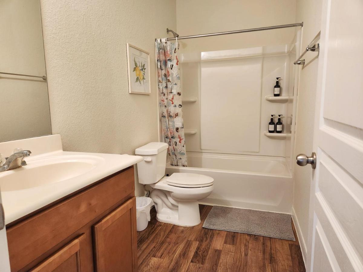 4 Bedroom Home Near Downtown Med Center Nrg Stadium Pearland Skyview Long By Ion Rentals Houston Extérieur photo