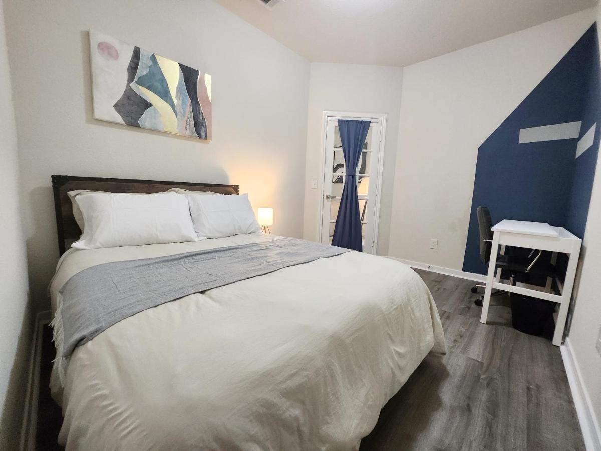 4 Bedroom Home Near Downtown Med Center Nrg Stadium Pearland Skyview Long By Ion Rentals Houston Extérieur photo