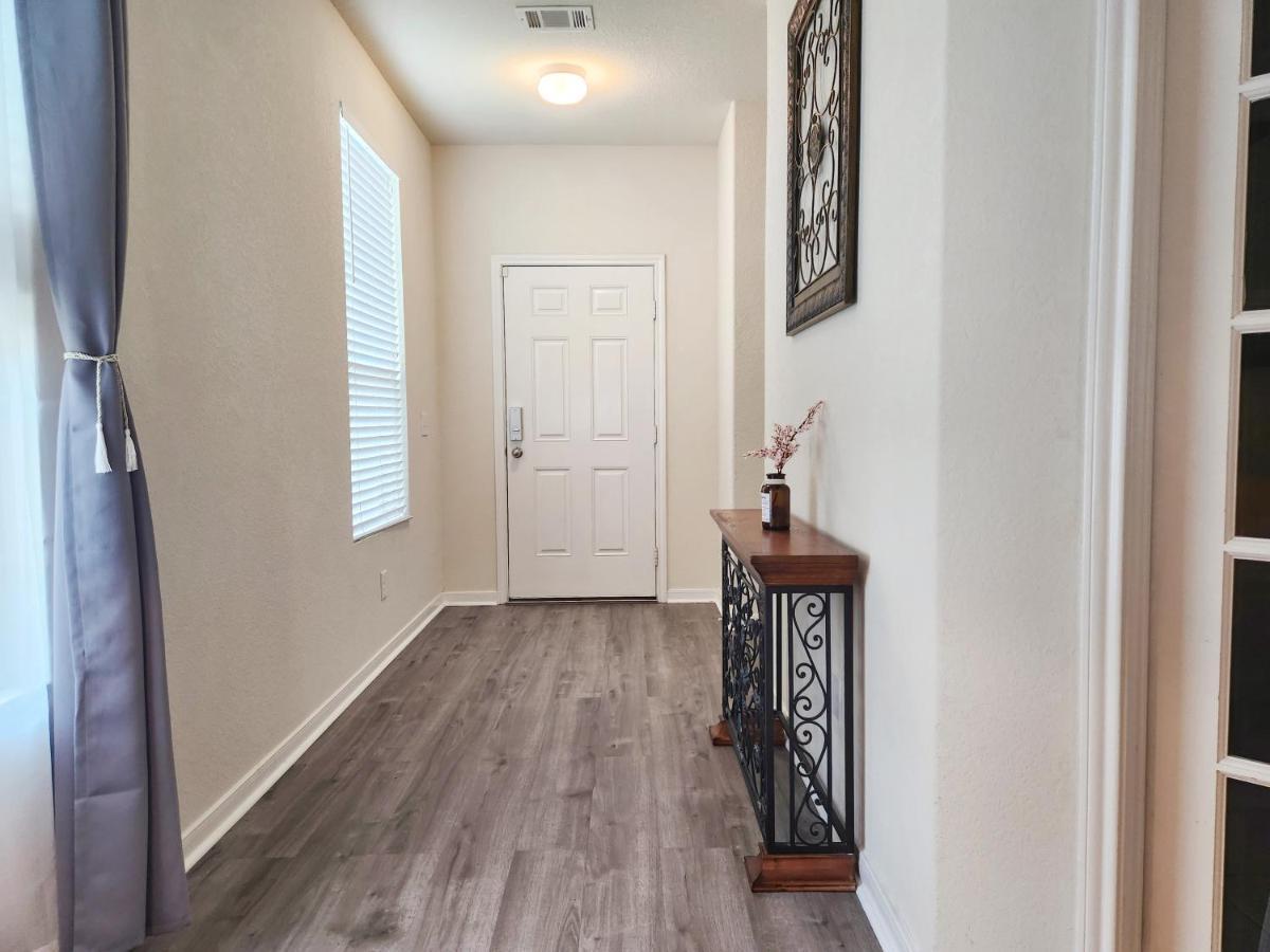 4 Bedroom Home Near Downtown Med Center Nrg Stadium Pearland Skyview Long By Ion Rentals Houston Extérieur photo