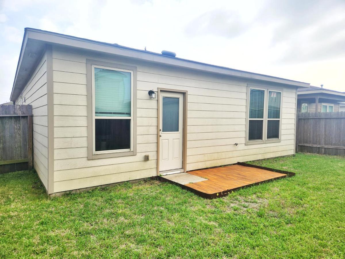 4 Bedroom Home Near Downtown Med Center Nrg Stadium Pearland Skyview Long By Ion Rentals Houston Extérieur photo