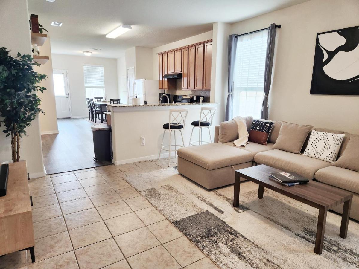 4 Bedroom Home Near Downtown Med Center Nrg Stadium Pearland Skyview Long By Ion Rentals Houston Extérieur photo