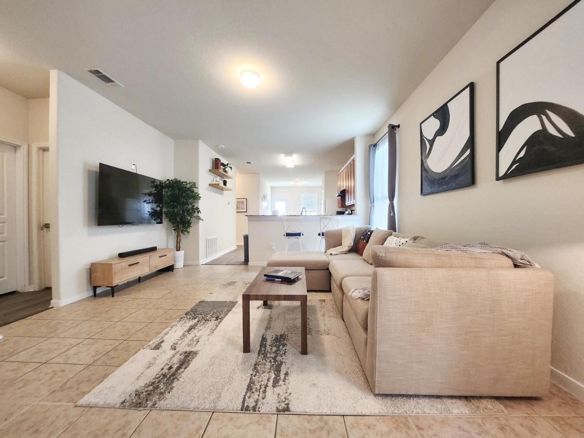 4 Bedroom Home Near Downtown Med Center Nrg Stadium Pearland Skyview Long By Ion Rentals Houston Extérieur photo